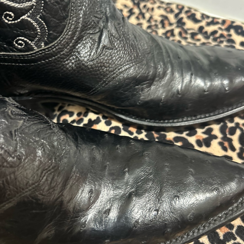Gorgeous Lucchese  Ostrich leather and embroidered boots  size 81/2 unworn - Picture 5 of 15